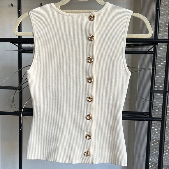 Commense Cream Ribbed Asymmetric Button Tank with Gold Accents NWOT - Picture 4 of 6